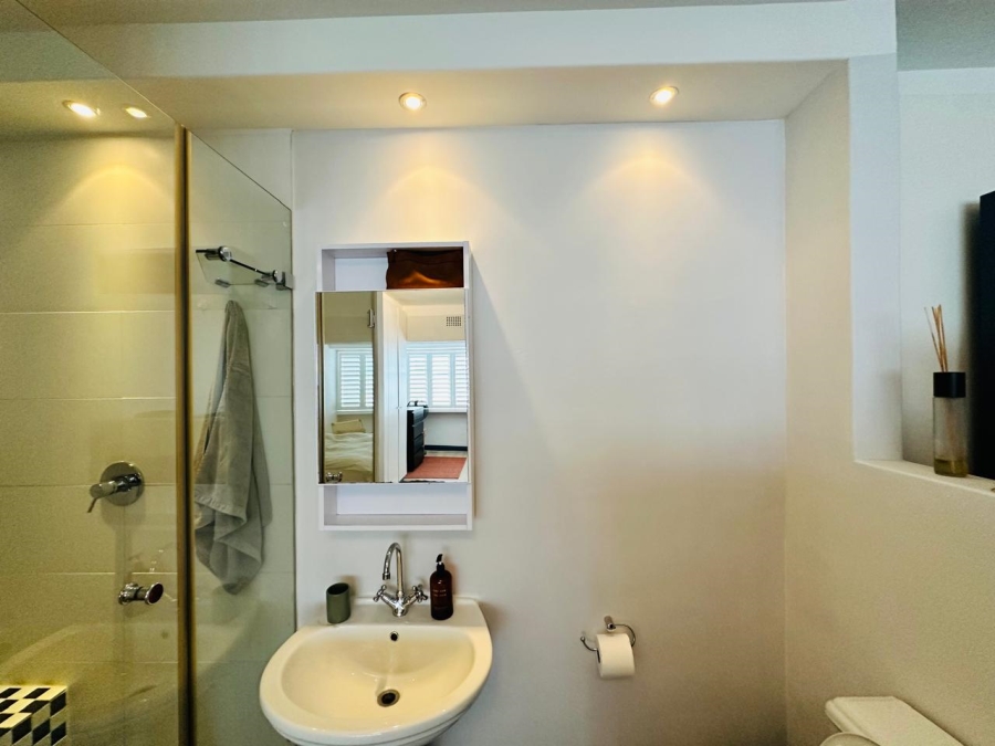 3 Bedroom Property for Sale in Sea Point Western Cape